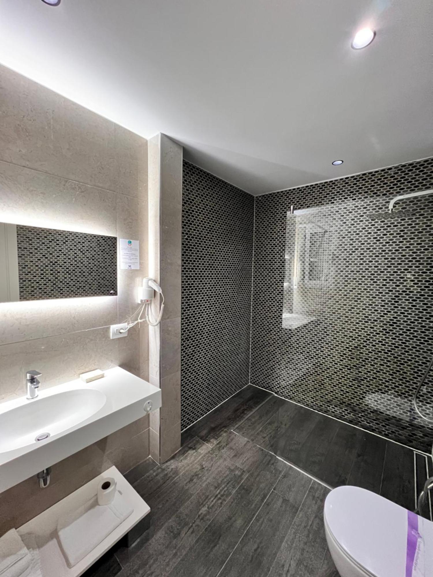 Vlorë Maxi Room מראה חיצוני תמונה