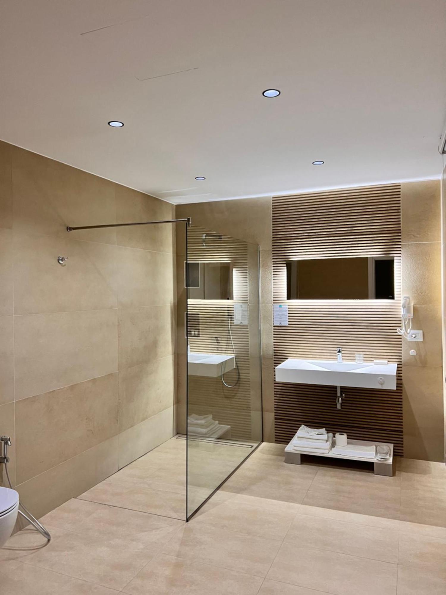 Vlorë Maxi Room מראה חיצוני תמונה
