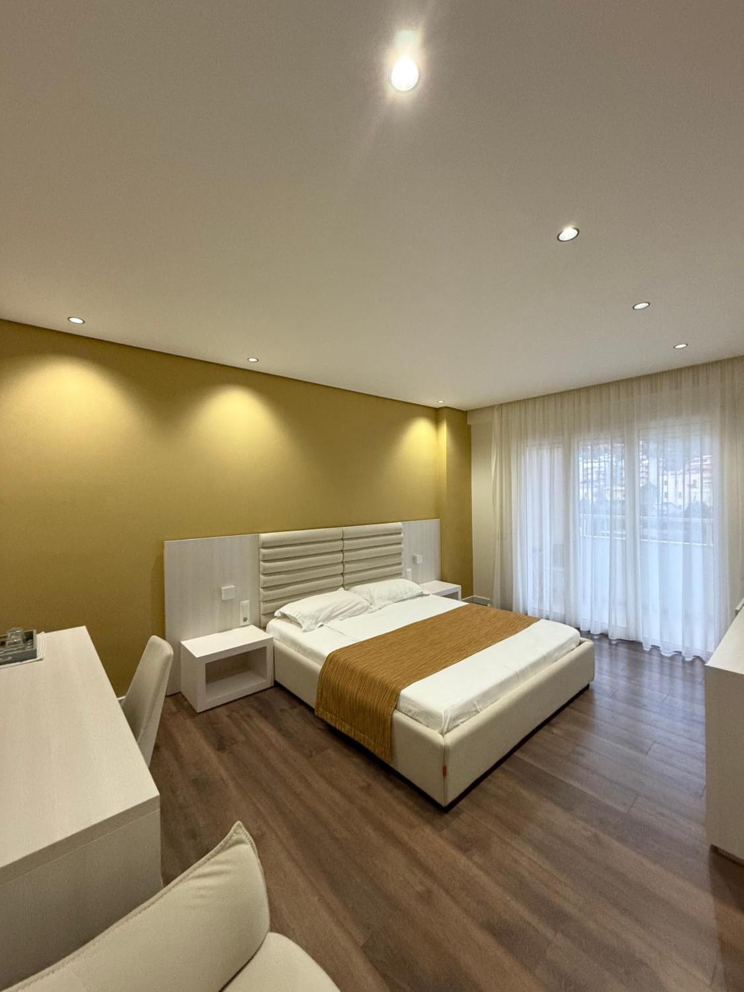Vlorë Maxi Room מראה חיצוני תמונה